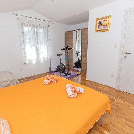Spacious Villa For 10 With A Big Private Pool Trilj Exteriér fotografie