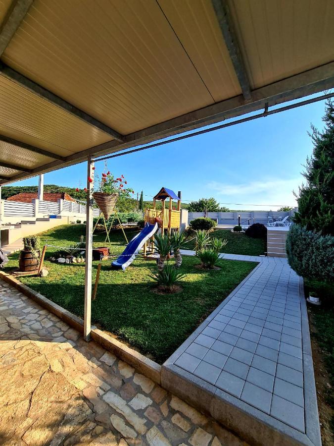 Spacious Villa For 10 With A Big Private Pool Trilj Exteriér fotografie