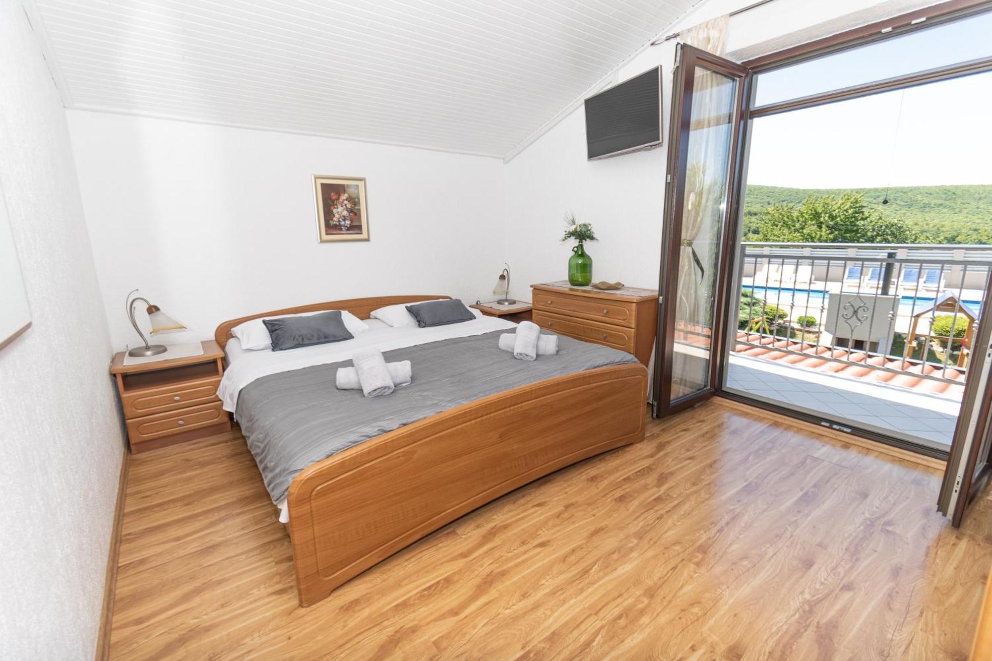 Spacious Villa For 10 With A Big Private Pool Trilj Exteriér fotografie