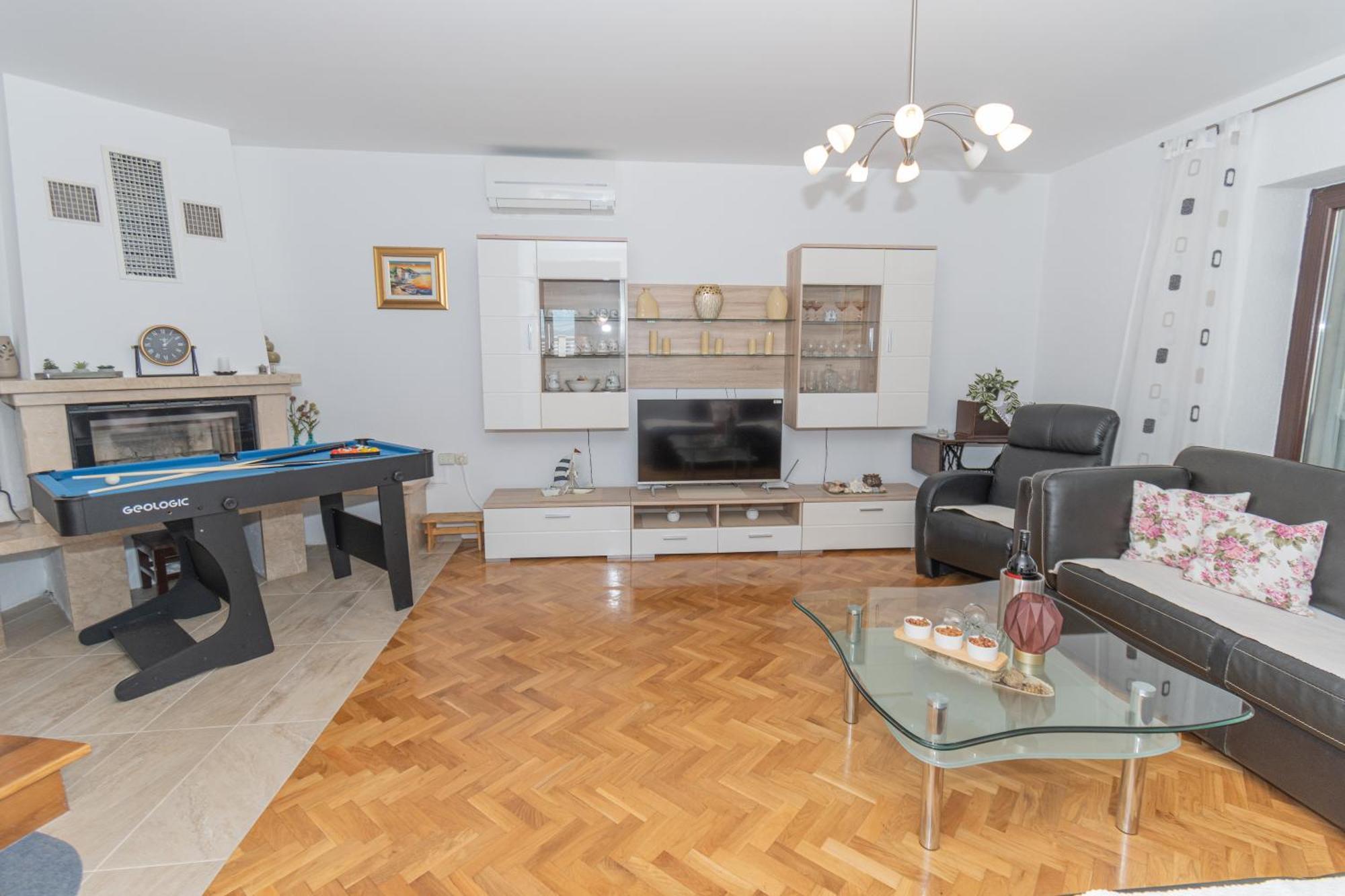 Spacious Villa For 10 With A Big Private Pool Trilj Exteriér fotografie