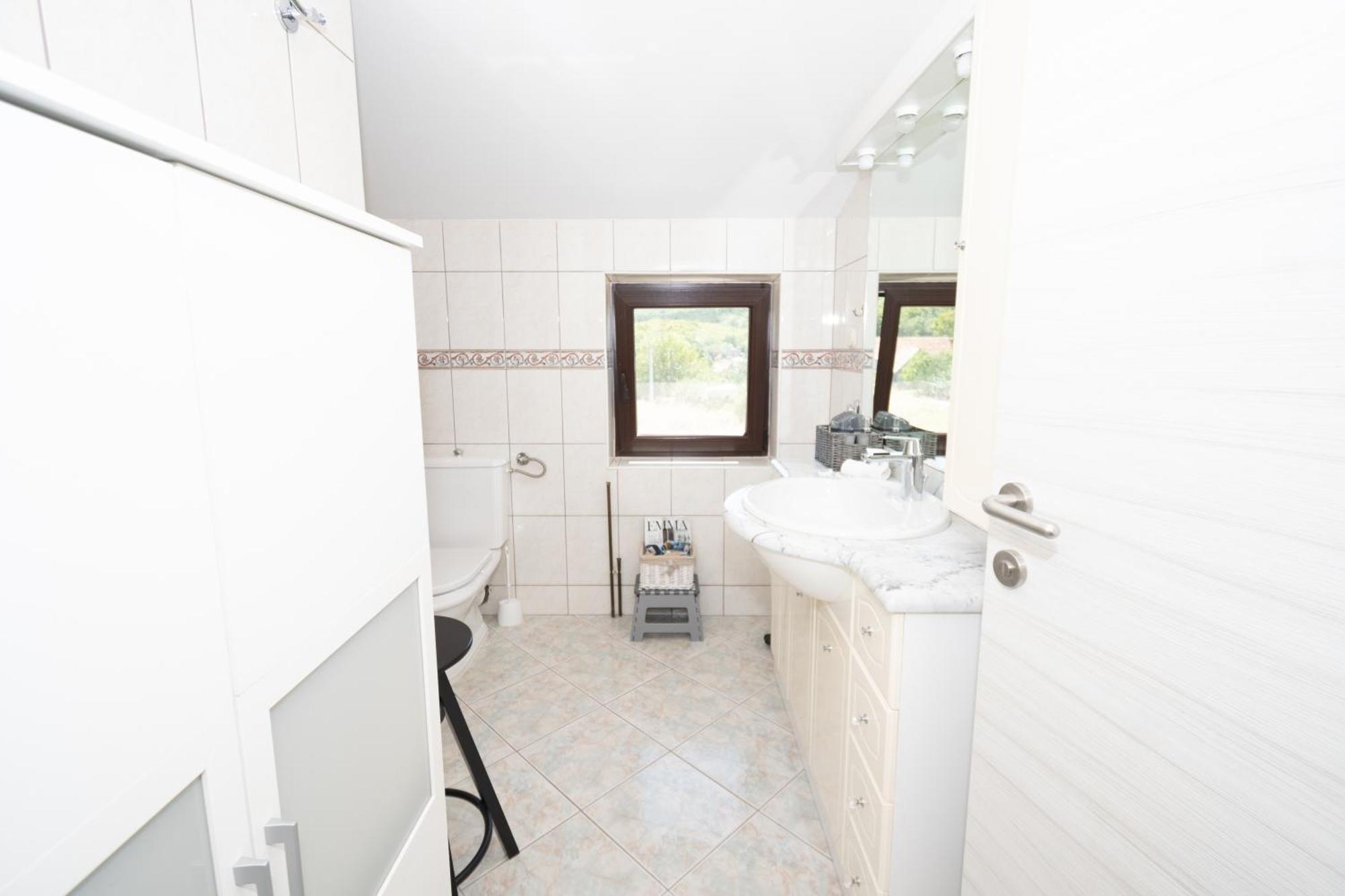 Spacious Villa For 10 With A Big Private Pool Trilj Exteriér fotografie